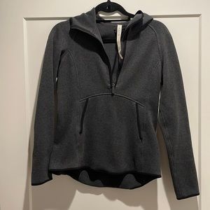 Lululemon Half Zip in size 6